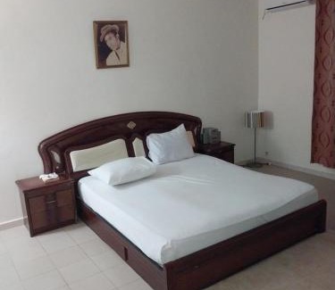 Rao Bed & Breakfast | Chez Ousmane Fall ASECNA apparemment F2