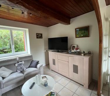 Saint-Jean-de-Thurigneux House | Chez Paul