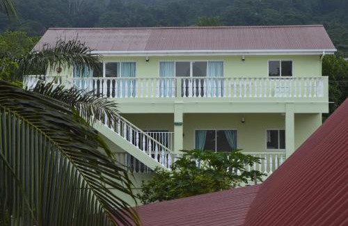 Mahe Island House | Chez Payet Airport Guesthouse