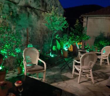 Olargues Bed & Breakfast | Chez Pet and Jo