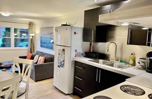 Hochelaga-Maisonneuve Apartment | Chez Sarah: Montreal themed cozy loft