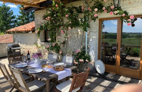 Brossac House | Chez Sarrazin