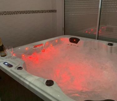 Altviller Apartment | Chez SOPHIE, logement avec jacuzzi et salle cinéma