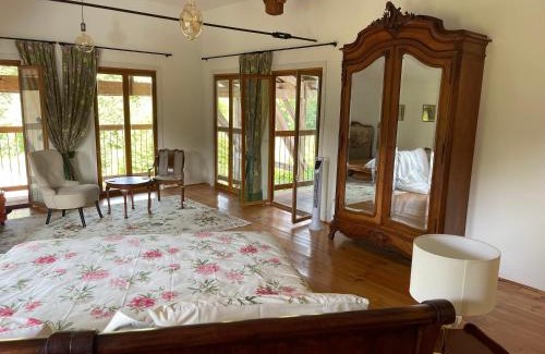 Samouillan Bed & Breakfast | ChezLeMoulin Bed and Breakfast