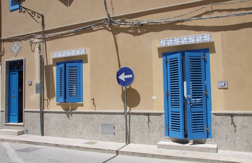 Favignana House | Chiaro di Luna Apartment for Rent in Favignana