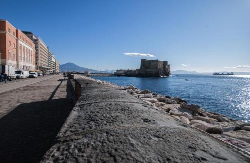 San Ferdinando Apartment | Chiatamone Seaside Suite