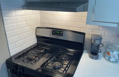 Hyde Park Apartment | Chic 1 BDR on Westheimer - Parking - 92 Walk Score