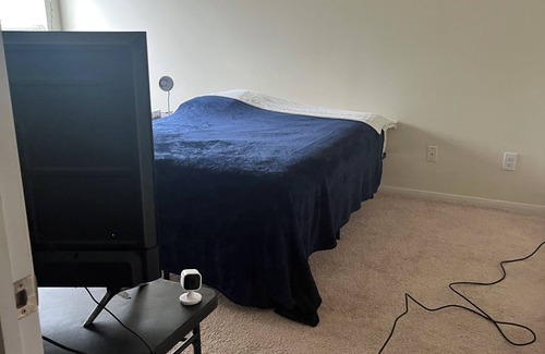 George Bush Park/Eldridge Apartment | Chic 1-BDRM Apt. with fitness RM and AC in vibrant Area-Pool community- Parking.
