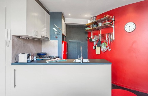 Newtown Apartment | Chic 1-Bed Apartment in the Heart of Newtown