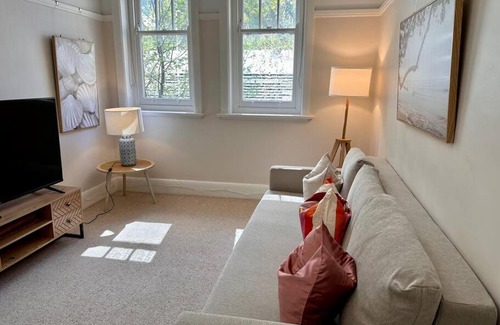 Kings Cross Apartment | Chic 1-Bed unit at Potts Point