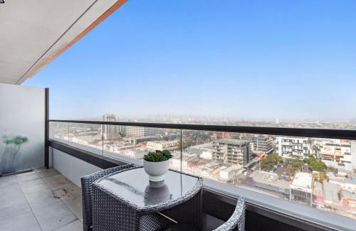 Moonee Ponds Apartment | Chic 1-Bed with City Views Parking Gym & Pool