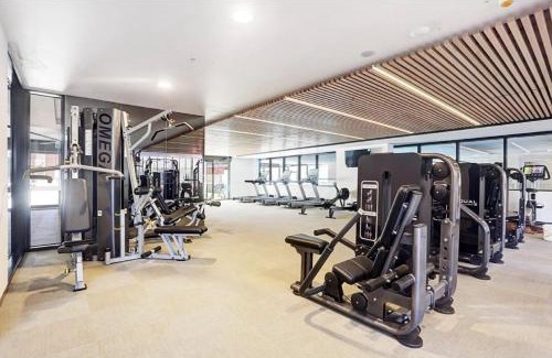 Moonee Ponds Apartment | Chic 1-Bed with City Views Parking Gym & Pool