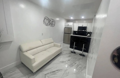 Three Oaks Apartment | Chic 1-bedroom apartment with AC, WiFi in fantastic Fort Myers
