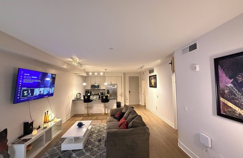 Entertainment District Apartment | Chic 1-bedroom apartment with fitness room and AC in Scottsdale