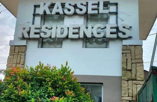 Paranaque Apartment | Chic 1-bedroom apartment with AC, WiFi in Kassel residences moonwalk parañaque