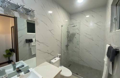 New Kingston Apartment | Chic 1-bedroom apartment with WiFi, AC in brilliant Kingston