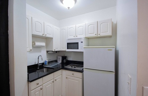 Midtown Apartment | Chic 1-bedroom apartment with WiFi and AC in Midtown New York