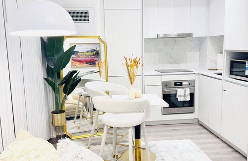 Vaughan Apartment | Chic 1-bedroom apartment in Vaughan with Free Parking + 15 mins close to Airport