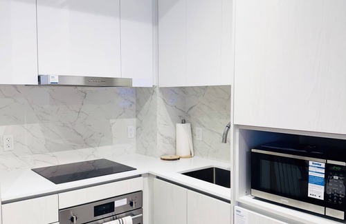 Vaughan Apartment | Chic 1-bedroom apartment in Vaughan with Free Parking + 15 mins close to Airport