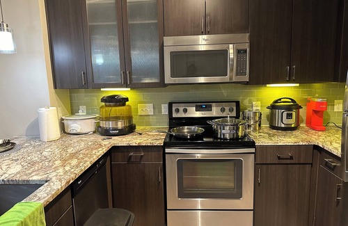 George Bush Park/Eldridge Apartment | Chic 1-bedroom apartment in fantastic Houston with fitness room, AC , internet