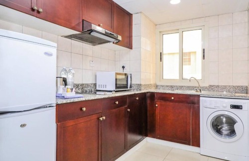 Al Mankhool Apartment | Chic 1 Bedroom Apartment close to BurJuman Mall Bur Dubai