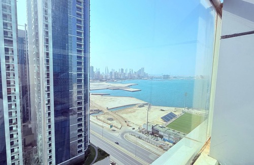 Qudaibiya Apartment | Chic 1-bedroom apartment in marvelous Manama with AC, WiFi, fitness room