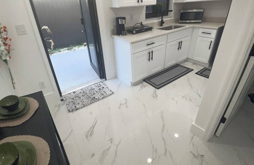Miami Gardens Apartment | Chic 1-bedroom apartment with WiFi, AC in vibrant Miami