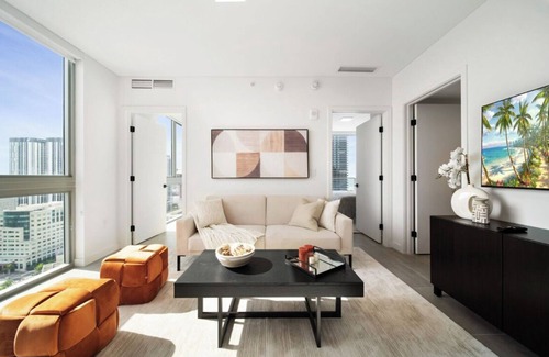 Downtown Miami Apartment | Chic 1-bedroom apartment with fitness room and AC in fabulous Miami