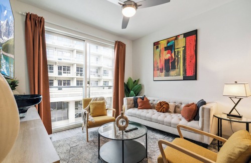 Legacy Park Apartment | Chic 1-bedroom apartment in fabulous Plano with AC, fitness room