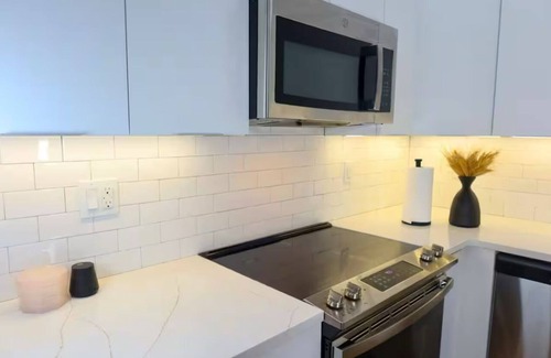 Constable Hook Apartment | Chic 1-bedroom apt near NYC/EWR with free WiFi