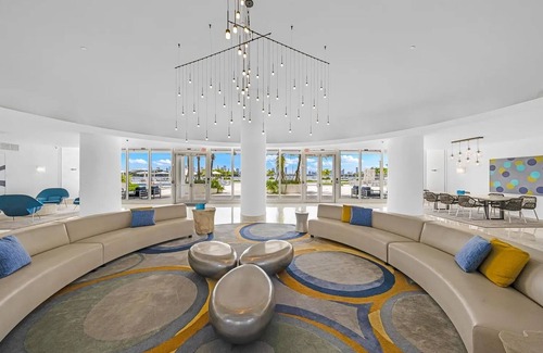 South Beach Condo | Chic 1-bedroom condo with WiFi, AC in enchanting Miami Beach
