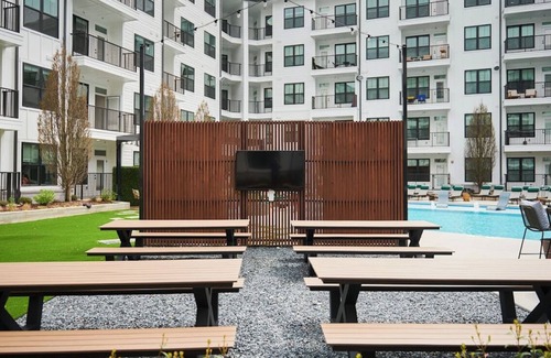 Atlanta Apartment | Chic 1-bedroom Long Term Free Parking and Fitness Center