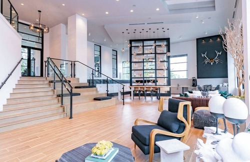 Atlanta Apartment | Chic 1-bedroom Long Term Free Parking and Fitness Center