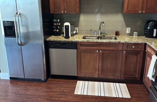 Fort Worth Apartment | Chic 1-bedroom with AC and WiFi in marvelous Fort Worth , Tex close to downtown