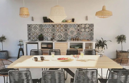 Seget Vranjica Apartment | Chic 125m2 apartment in the villa with pool, close to the beach, sea view, 5km from Trogir