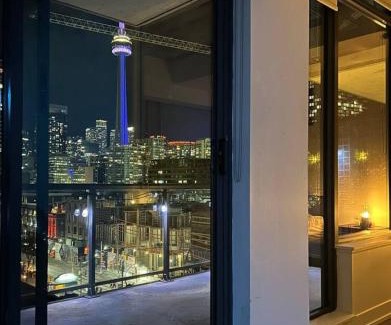 Fashion District Apartment | Chic 1BDR Loft with Office Space-Heart of Toronto
