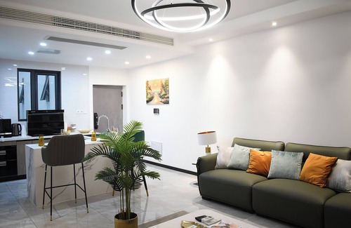 Gombe Apartment | Chic 1bedroom apartment in vibrant Gombe with fitness room, WiFi, Rooftop pool