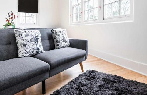 Parkville Apartment | Chic 1BR Apartment in Peaceful Parkville