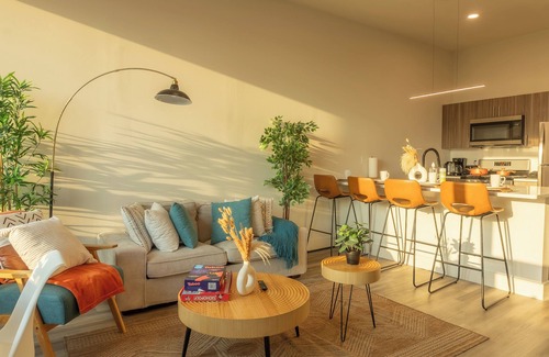 East Orange Apartment | Chic 1BR Apt w/ WiFi + Parking, AC in lovely East Orange