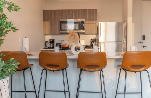 East Orange Apartment | Chic 1BR Apt w/ WiFi + Parking, AC in lovely East Orange