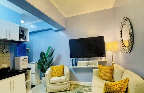 Mactan Export Processing Zone Condo | Chic 1BR Condo with Pool Near Airport -2 to 7 guest