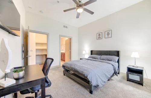 Astrodome Apartment | Chic 1Br Near NRG With Pool WiFi FreeParking