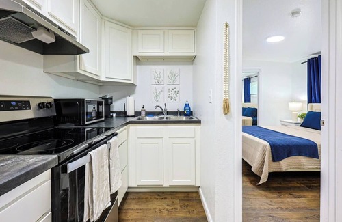 Maryville Apartment | Chic 1BR Near University