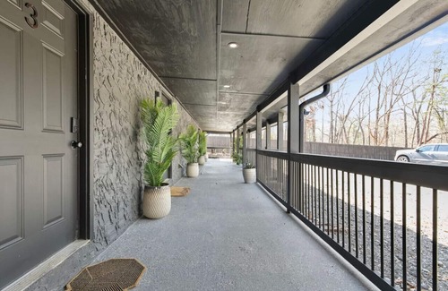 Austell Apartment | Chic 1BR Oasis: Ideal Retreat near Six Flags