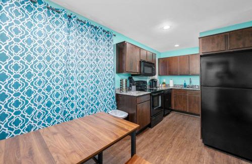 Braeswood Place Apartment | Chic 1BR Stay with King Bed and Free Park