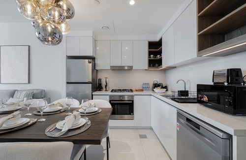 Bur Dubai Apartment | Chic 2-bed apartment with Full Burj View in vibrant Dubai - WiFi and AC incl.