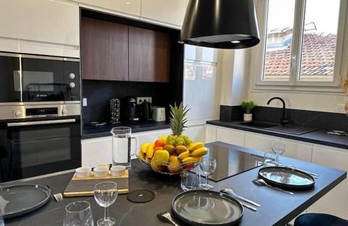 Saint-Sylvestre Apartment | Chic 2 Bedroom, 4-6 pers, Garage, Renovated, AC, Wi-Fi, Tram