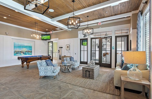 Southside Apartment | Chic 2-bedroom apartment with AC, WiFi in vibrant Jacksonville