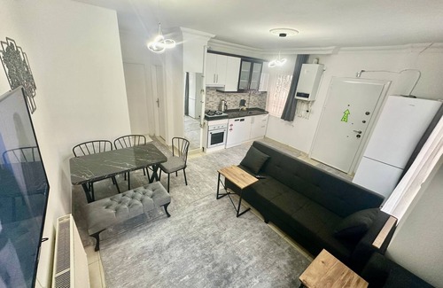Kepez Apartment | Chic 2-bedroom apartment with WiFi, AC in marvelous Antalya