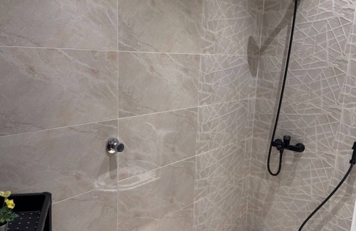 Al Bawadi Apartment | Chic 2-bedroom apartment with WiFi, AC in welcoming Jeddah